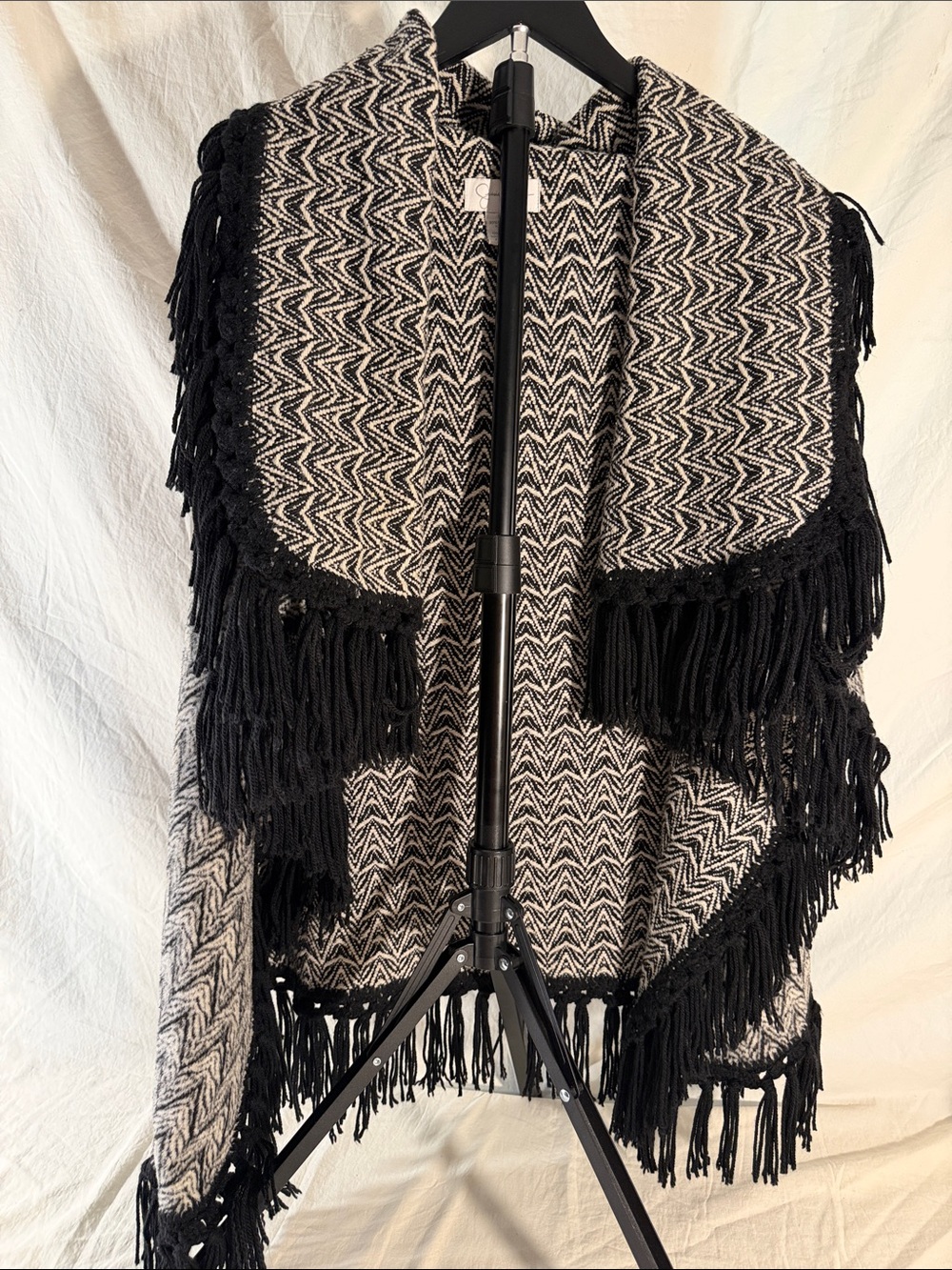 Jessica Simpson Black & Cream Chevron Fringe Poncho
